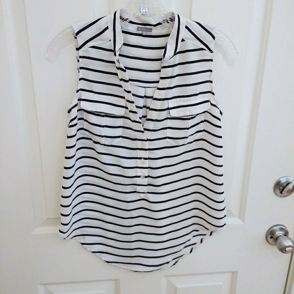 🌟DONATING 8/1 Striped sleeveless popover shirt